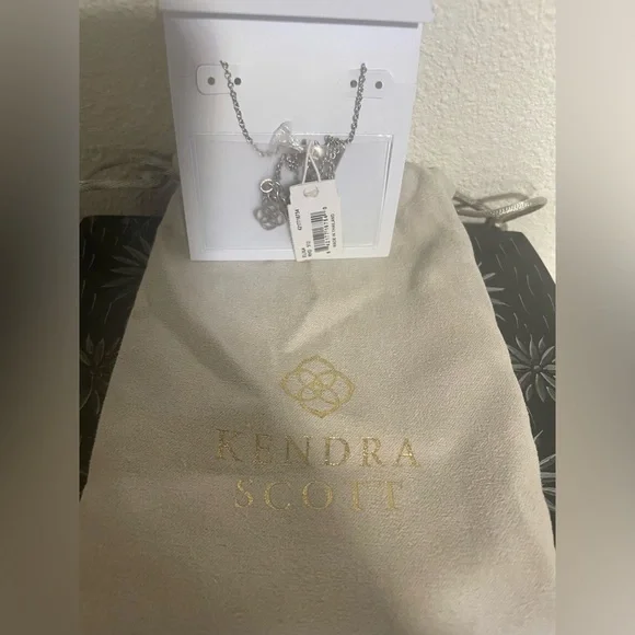 👒 Beautiful multi colored Kendra Scott Elisa Lux Necklace NWT